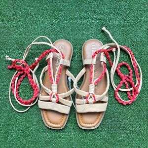 NWT Chelsea & Violet Women's Beige and Pink Lace Up Flat Sandals Size 6.5